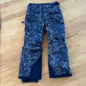 Patagonia youth Snow Pants - size 10 youth